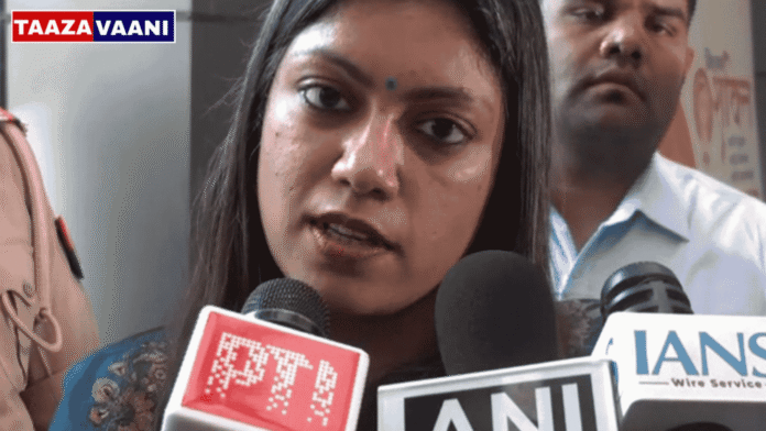 Noida DM Medha Roopam warns outsourcing agencies: Noida District Magistrate warns outsourcing agencies against unruly behavior towards workers