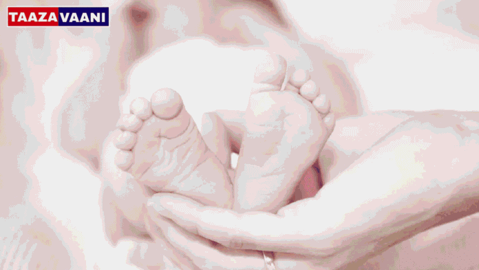 Uttar Pradesh: An ambulance delivery stunt turns into a disaster: The baby's body was cut into two pieces due to the negligence of an ASHA worker!; An inhuman incident where the mother left the baby's head in the womb!